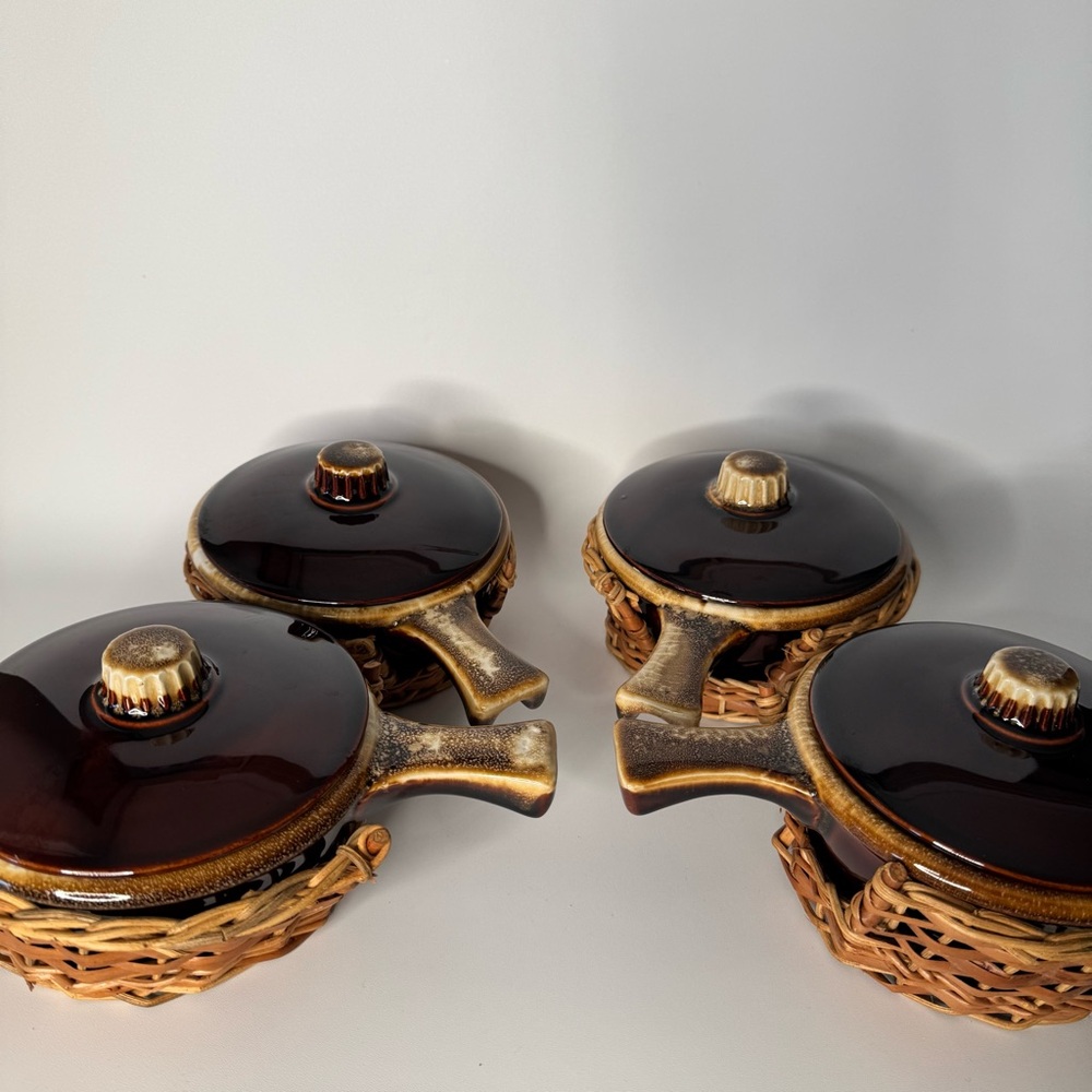 Onion Soup Bowls with Lids and Wicker Baskets Set of 4 Made in Korea
